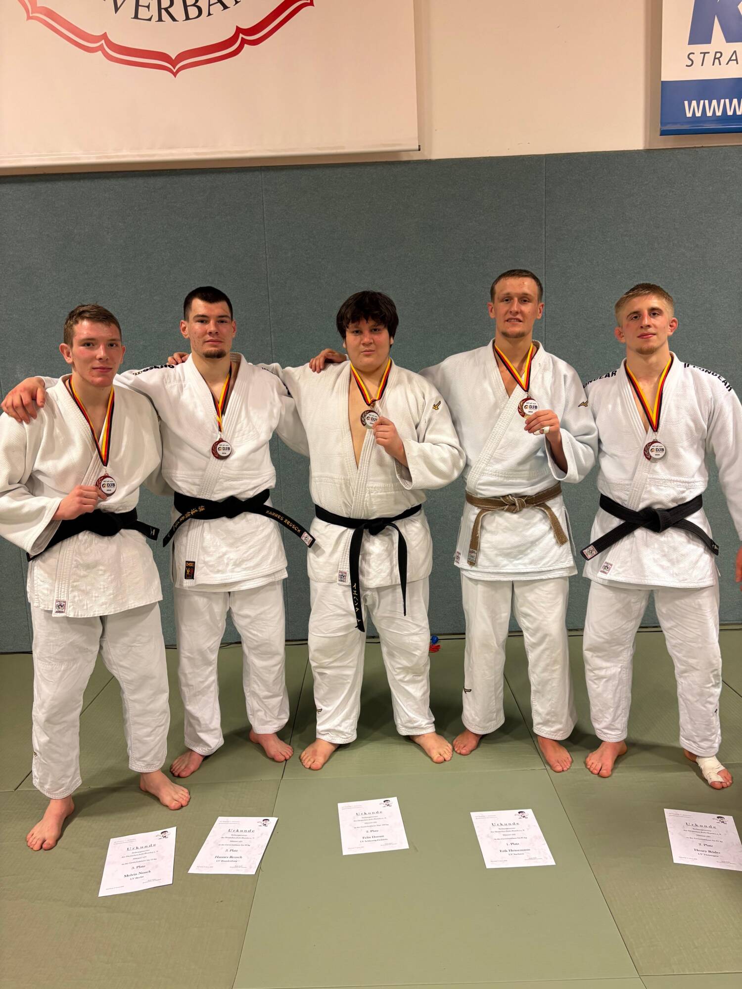 b77adea4-7c6c-4cb7-9b4f-f360aca510f1